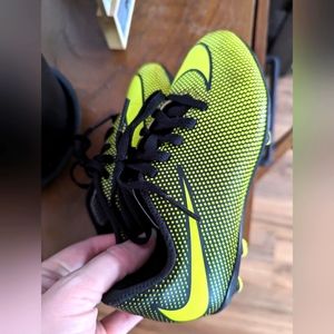 Nike Soccer Cleats Size 11